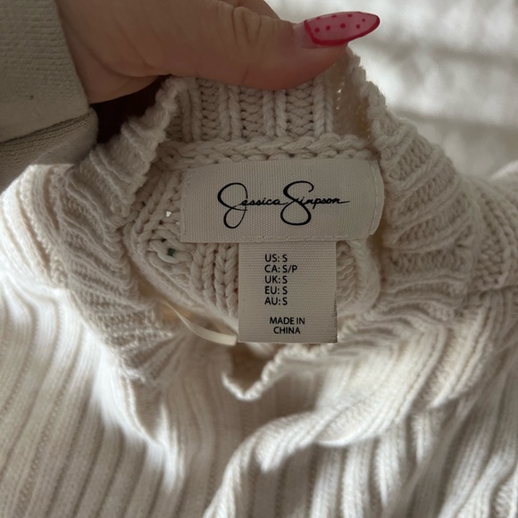 Cozy White Ribbed Sweater - Picture 2 of 2